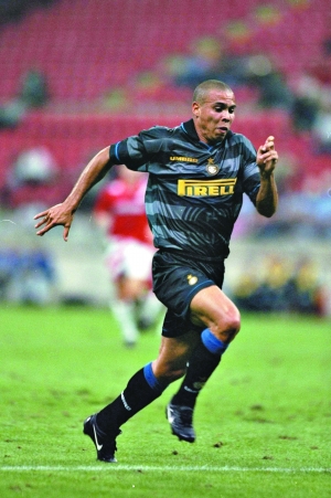 周诗媛对场 周诗媛对场