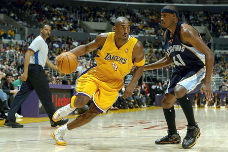 他依旧是球 他依旧是球