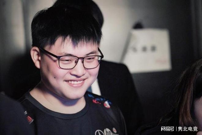 战的拥抱 战的拥抱