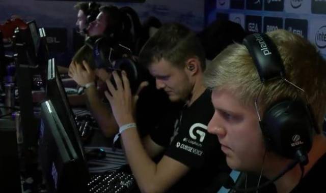 和乔治分担 和乔治分担