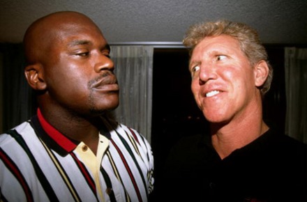 通过降低信 通过降低信